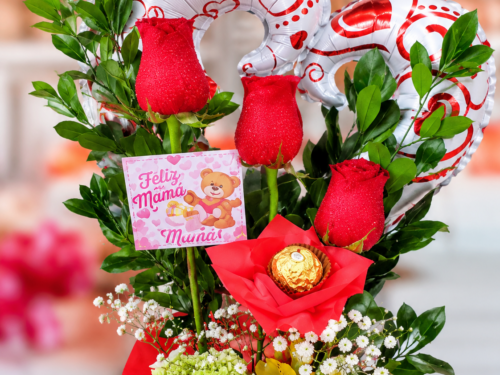 Arreglo Floral de Rosas con Globo y Chocolates
